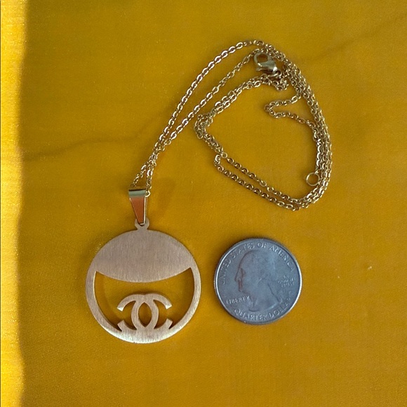 Fashion Jewelry, Stainless Steel Gold Pendant Necklace.Includes: Pendant & Chain - Picture 3 of 4